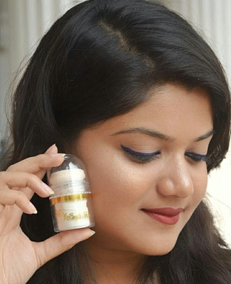 GFSU - GO FOR SOMETHING UNIQUE HD Shining 3 In 1 Loose Powder Shimmer For Cheeks & Eyes Highlighter(Silver)