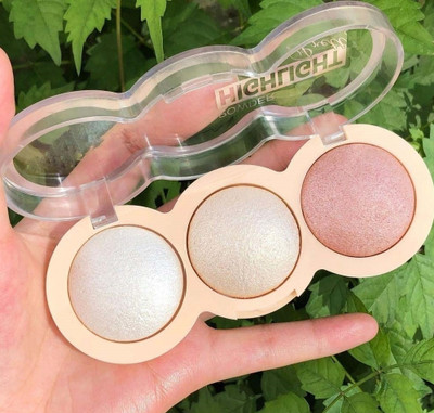 GFSU - GO FOR SOMETHING UNIQUE New Highly Pigmented Long Lasting 3 in 1 Highlighter Palette Highlighter(multi color)