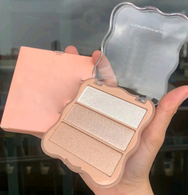 ADJD 3 Shades Face Highlighter Palette Highlighter(MULTI COLOUR)