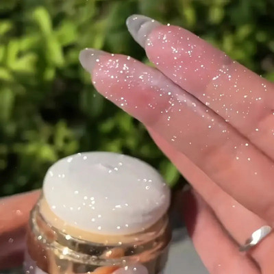 YAWI Illuminator Face Glowing Shimmer Shiny Puff Highlight Make For Professional Look Highlighter(SILVER)