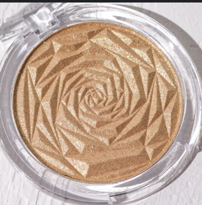 DARYUE SUNSET GLOW HIGHLIGHTER LONG LASTING Highlighter(GOLDEN)