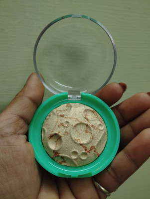 EVERERIN Illuminating & ultra blendable simmer Highlighter with Metallic Finish Highlighter(Gold)