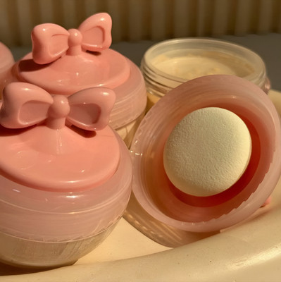 AEPRUY Illuminator Face Glowing Shimmer Shiny Highlighter For Professional  Highlighter(ROSE GOLD)