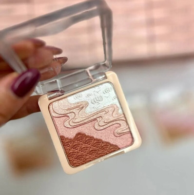 REIMICHI 4 in 1 highlighter can be use highlighter blusher and bronzer Highlighter(multi color)