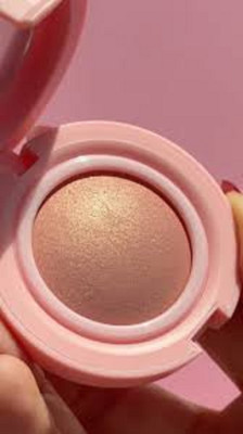 REIMICHI Baked Shimmer Blusher And Highlighter Shimmery Look & Glossy Finish Highlighter(ROSE GOLD)