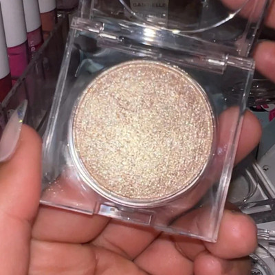 EVERERIN Natural Glow Ultra Pigment Easyblend Texture Longwear Illuminating  Highlighter(GOLD)