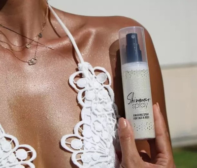 REIMICHI Silver Shimmer Spray Liquid Highlighter For Face Glow Face Hair And Body Highlighter(silver)
