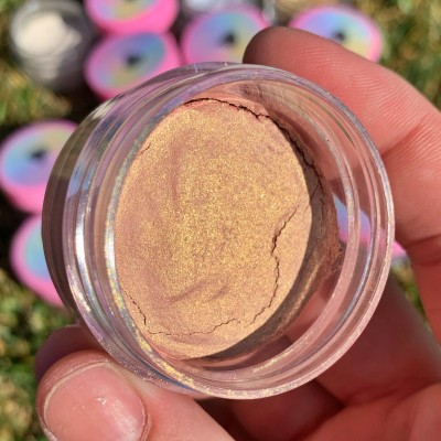 LILLYAMOR Magic Gold Dust Shimmery Shiny Face Makeup Powdery Highlighter(Gold)