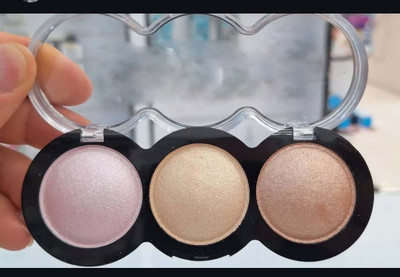 EVERERIN 3 Shade illuminating and Blusher Palette  Highlighter(multicolor)