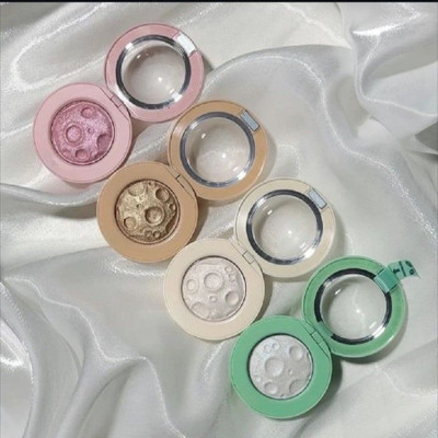 GABBU Highly-Pigmented Powder Highlighter with Luminous Finish Easy to Blend 4set Highlighter(multicolour)