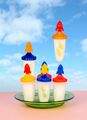 Sorath Ice Pop Mold Set – 6-Cavity DIY Popsicle Maker with Fun Rocket-Shaped Handles Multicolor Plastic Ice Cube Tray(Pack of1)