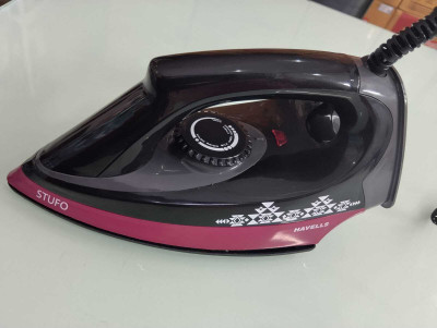 HAVELLS by HAVELLS STUFO DRY IRON 1000 W Dry Iron(Black, Maroon)
