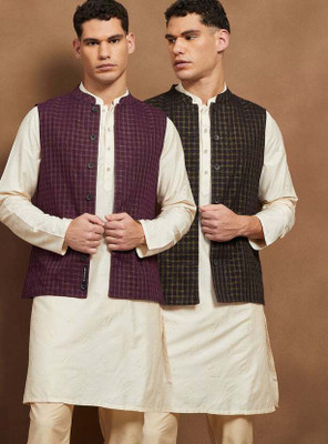 Melange by Lifestyle Sleeveless Checkered Men Jacket