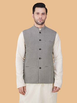 Vastraa Fusion Sleeveless Self Design Men Jacket