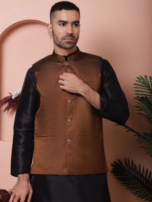 Jompers Sleeveless Solid Men Jacket