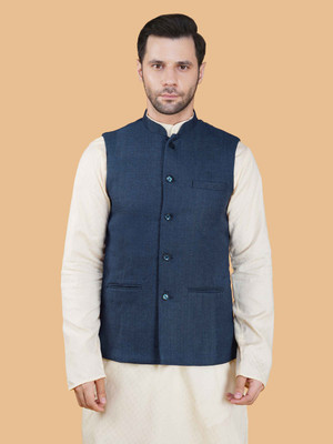 Vastraa Fusion Sleeveless Self Design Men Jacket