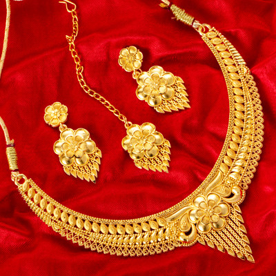LILY Brass Gold-plated Gold Jewellery Set(Pack of 1)
