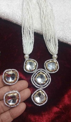 shri shreeji Brass Gold-plated White Jewellery Set(Pack of 1)