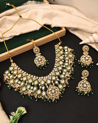 Oye Kudiye Alloy Gold-plated Green Jewellery Set(Pack of 1)