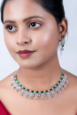 KD JEWELLERS Brass Green Jewellery Set(Pack of 1)