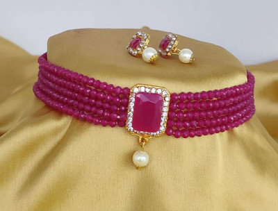 Ruhi Alloy Gold-plated Pink Jewellery Set(Pack of 1)