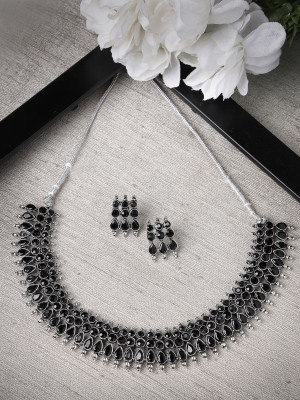 Sukkhi Alloy Silver Black Jewellery Set(Pack of 1)