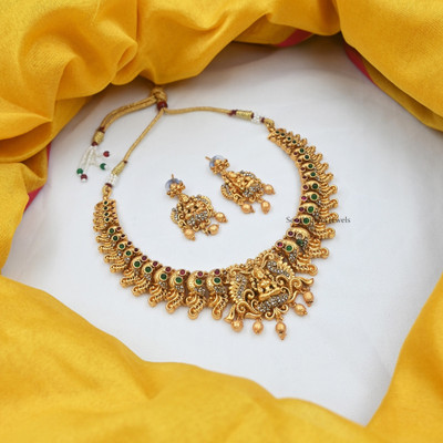 Influtive Brass Gold-plated Gold, White Jewellery Set(Pack of 1)