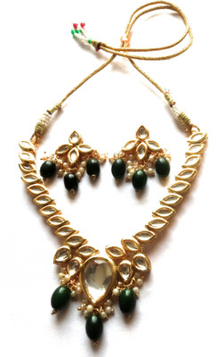 Voriyo Stone Gold-plated Green Jewellery Set(Pack of 1)