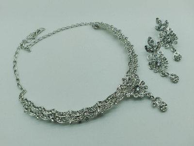 R A Enterprises Alloy Gold-plated Silver Jewellery Set(Pack of 1)