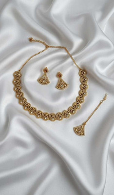 Elique Hub Crystal, Alloy Gold-plated Gold Jewellery Set(Pack of 1)