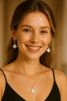 MAMTAA JEWELS Alloy Silver White Jewellery Set(Pack of 1)