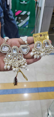 naitika arts Alloy Gold-plated White, Silver Jewellery Set(Pack of 1)