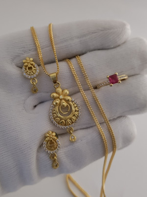 Yuktira Collection Brass Gold-plated Gold Jewellery Set(Pack of 1)