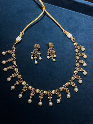 Mayukha Alloy Gold-plated Ruby Red, Green, White, Gold Jewellery Set(Pack of 1)