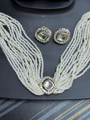 DAVINDER Alloy Gold-plated White Jewellery Set(Pack of 1)