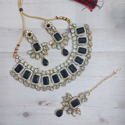 Chrishan Alloy Gold-plated Black Jewellery Set(Pack of 1)