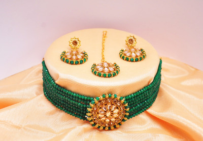 Arya Collection Alloy Gold-plated Green Jewellery Set(Pack of 1)