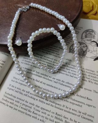 ISLANA Mother of Pearl White Jewellery Set(Pack of 1)