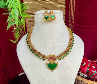 Joyful Alloy Gold-plated Green Jewellery Set(Pack of 1)