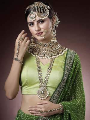 Karatcart Alloy Gold-plated Gold Jewellery Set(Pack of 1)