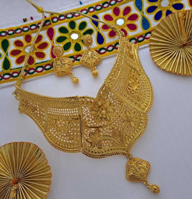 DPMARKETING Alloy Gold-plated Gold, White, Red Jewellery Set(Pack of 1)