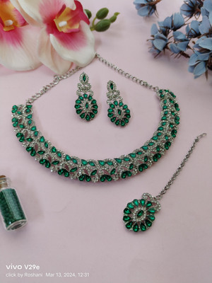 VATSALYA creation Alloy Gold-plated Green Jewellery Set(Pack of 1)