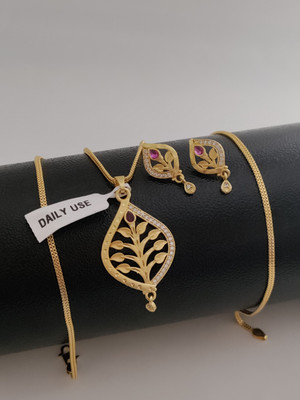 Yuktira Collection Brass Gold-plated Gold Jewellery Set(Pack of 1)