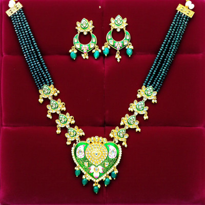 Aroras Bridal & Fashion Jewellery Brass Gold-plated Green Jewellery Set(Pack of 1)