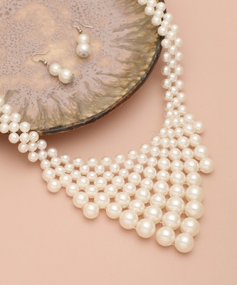 SOHI Alloy Gold-plated White Jewellery Set(Pack of 1)