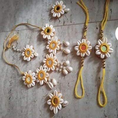 Shivarth Shell White, Yellow Jewellery Set(Pack of 1)