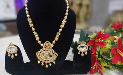 Shreejee Alloy Gold Jewellery Set(Pack of 1)