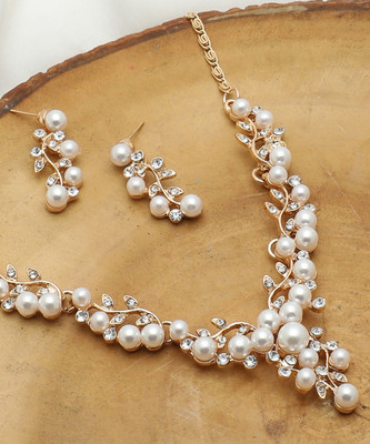 SOHI Alloy Gold-plated White Jewellery Set(Pack of 1)