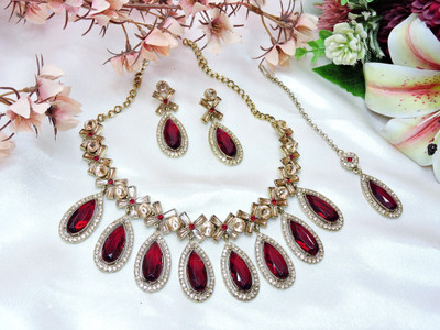 VATSALYA creation Alloy Gold-plated Maroon Jewellery Set(Pack of 1)