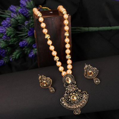 Divastri Brass Gold-plated White Jewellery Set(Pack of 1)